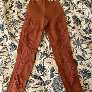 ALO Yoga Pants high rise